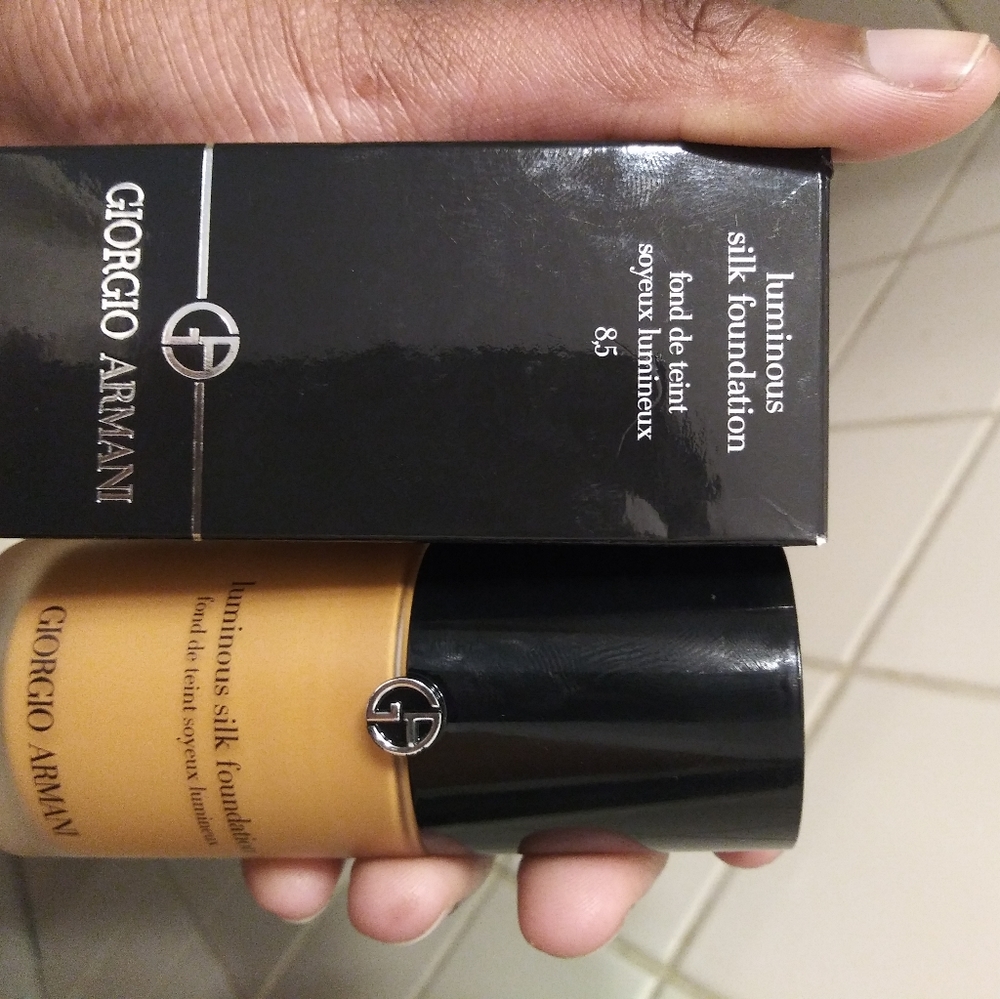 Giorgio Armani Luminous Silk Foundation in 8.5